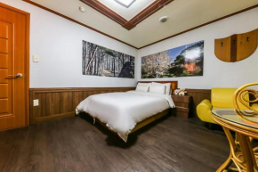  Pine Motel  Порён